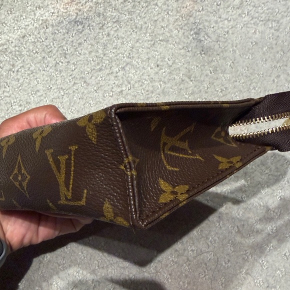 Louis Vuitton Brown Monogram Poche Toilette 15 Cosmetic Bag - Picture 4 of 12